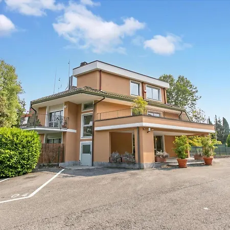 Residenza Il Mulino: Maggiore With Terrace - Happy * Ispra