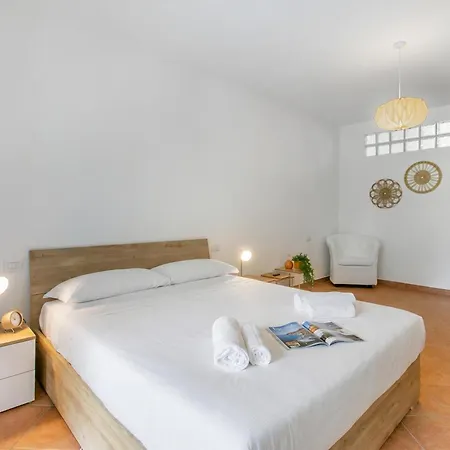 Apartamento Residenza Il Mulino: Maggiore With Terrace - Happy