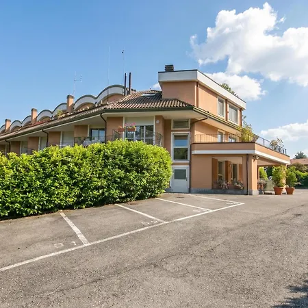 Apartamento Residenza Il Mulino: Maggiore With Terrace - Happy Ispra